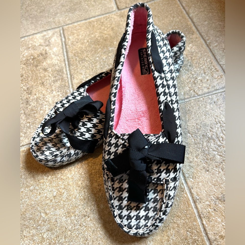 Sperry Black and White Houndstooth Flats